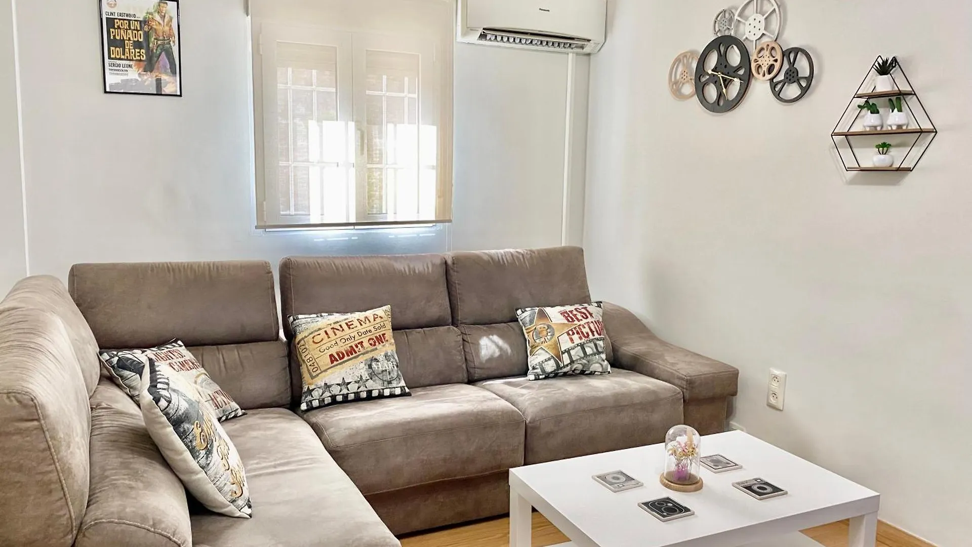 Apartamento Con Parking Gratis En El Centro, 2 Dormitorios Almeria 0*,  Spain